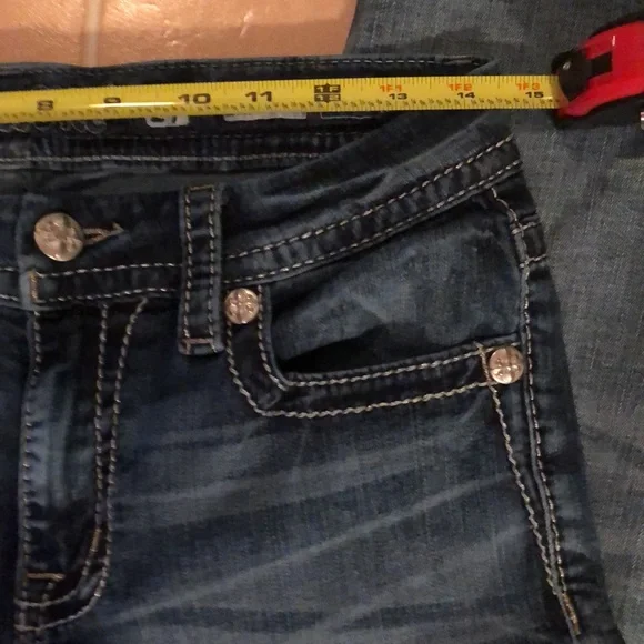 EUC Miss Me Distressed Jeans - Picture 5 of 8